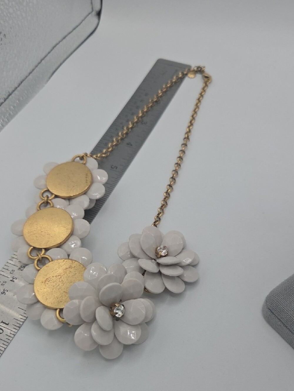 5 for $25! J. Crew Floral Statement Necklace Light Gray - Picture 5 of 6
